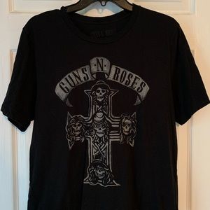 American Eagle Guns N’ Roses cropped tee